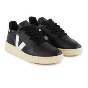 VEJA V-10 Trainers black leather size 5